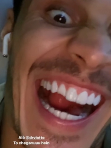 Raphael Veiga mostrou seu dente quebrado no Instagram