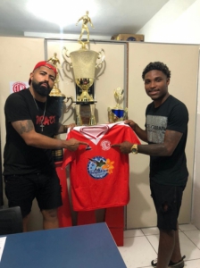 Sósia Gabigol e Vitinho