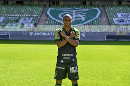 Juninho fez elogios à forma como Mancini e sua comissão técnica tem trabalhado com o grupo