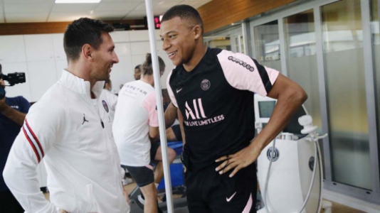 Mbapp&eacute; e Messi