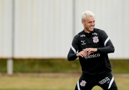 Roger Guedes relata bastidores da negociação e afirma: 'Tinha o sonho de jogar no Corinthians'