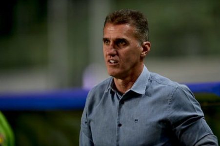 Muitta calma nessa hora! Esse é o pensamento de Mancini sobre o momento do Coelho no Brasileiro