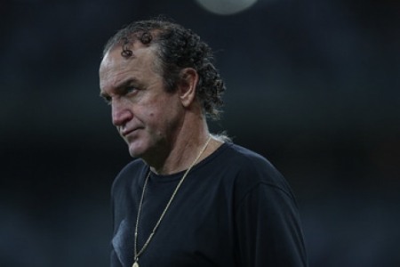 Cuca evitou um embate contra a arbitragem e focou em elogiar seus jogadores
