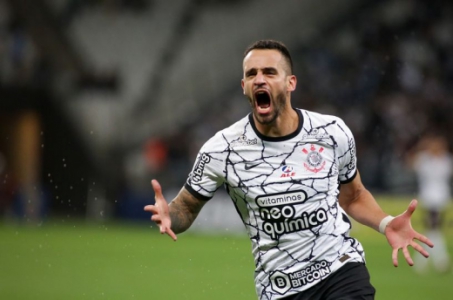 Renato Augusto comemora após marcar golaço na vitória sobre o Cuiabá
