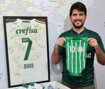 Torcedor do Palmeiras homenageia Dudu com nome do filho
