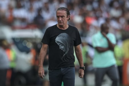 Cuca está segurando a ansiedade, mas já vê o título quase na mão do Galo