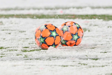 Neve no estádio da Atalanta antes de jogo com o Villarreal