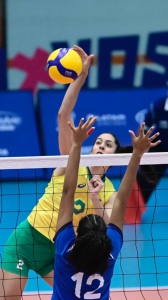 Diana na Seleção Brasileira de vôlei (Foto: Divulgação)