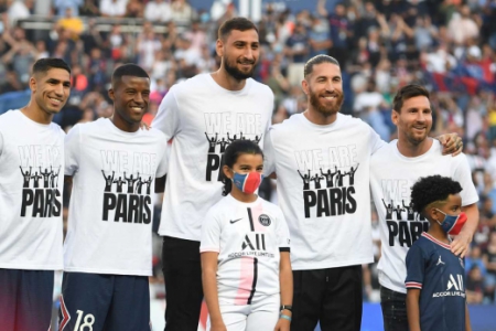 Hakimi, Wijnaldum, Donnarumma, Sergio Ramos e Messi - PSG