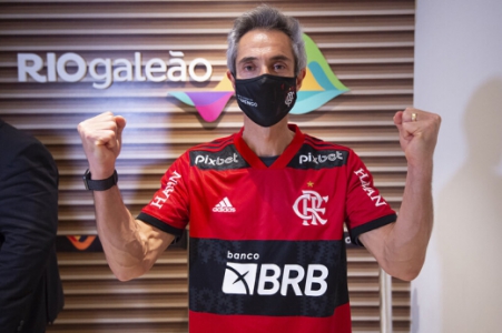 Desembarque Paulo Sousa
