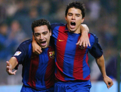 Javier Saviola e Xavi Hernández - Barcelona