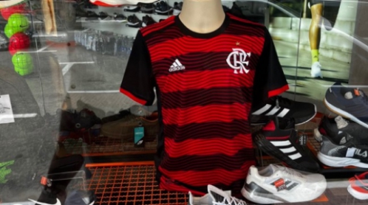 camisa do flamengo feita por torcedor 2022