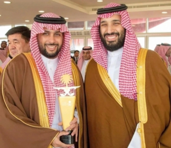Mohamed Alkhereiji, dono da Saudi Media Group, que quer comprar o Chelsea, junto com Mohammed bin Salman, dono do Newcastle