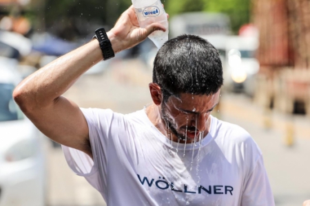 Alexandre enfrenta o calor da Brazil 135. (Foto de Beto Noval)