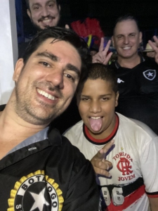 Adnet com torcedor do Flamengo