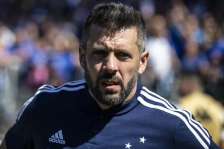 Pezzolano ficou bravo com a partida feita pelo Cruzeiro, apesar da vitória fora de casa sobre o Criciúma