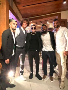 jogadores do Fla no casamento de Hugo