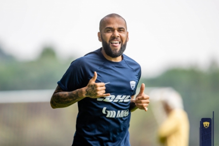 Daniel Alves - Pumas