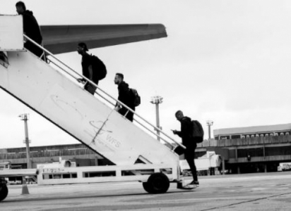 Lesionados viajam, e Corinthians desembarca no Rio de Janeiro para final da Copa do Brasil