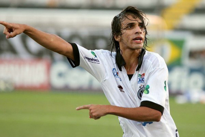 Após Rodrigo Souza, Náutico pode tirar mais dois do Cruzeiro