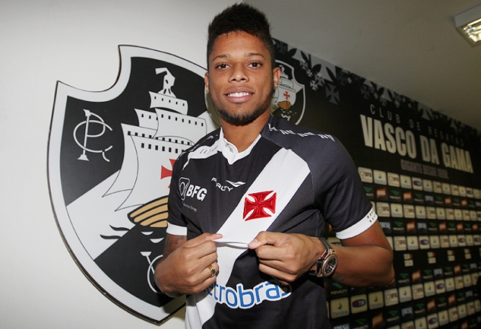 Atacante André é apresentado no Vasco (Foto: Paulo Sérgio/LANCE!Press)