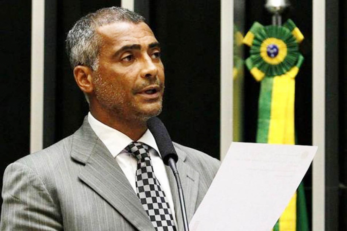 Romário atuando como senador. Baixinho foi eleito após 4.683.963 de votos em outubro de 2014