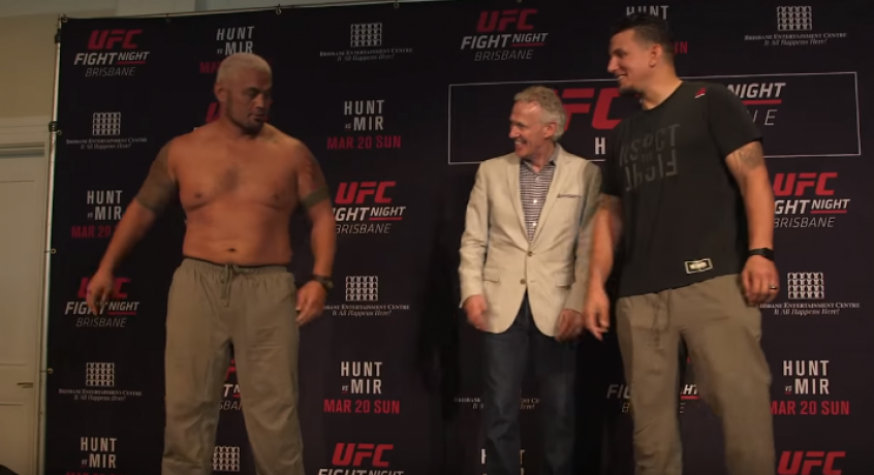 Mark Hunt brinca em encarada com Frank Mir (FOTO: Reprodução)