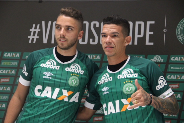 Cláudio Wink e Rodrigo Andrade são apresentados na sala de imprensa da Arena Condá (Fotos: Divulgação / Cleberson Silva / Site Oficial da Chapecoense)