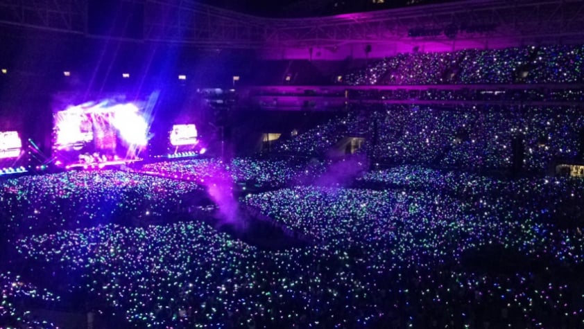Quantas pessoas estavam no Coldplay Show no Allianz Parque?