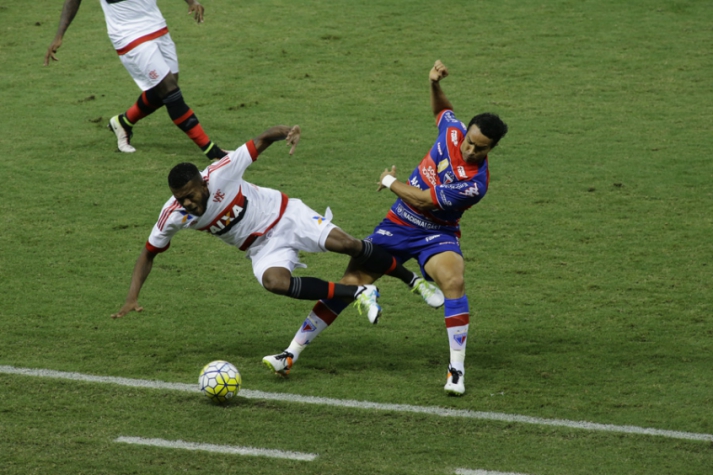 Pacotão do Fla: Guerrero faz gol e pede pênaltis em noite ruim de Cuéllar