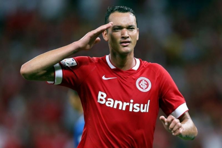 Vaz, Réver e mais um: os planos de reforços do Flamengo para a defesa