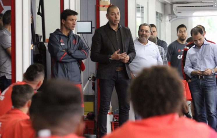Mozer não concorda que falte alma rubro-negra em atual grupo do Fla