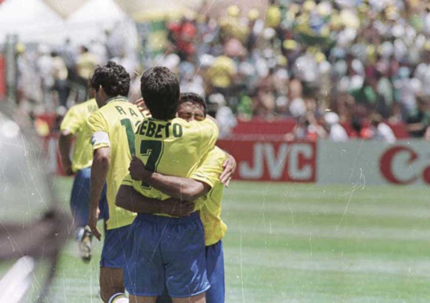Bebeto E Romario Se Emocionam Apos Reprise Do Tetra E Gratificante Lance Bebeto E Romario Se Emocionam Apos Reprise Do Tetra E Gratificante Lance