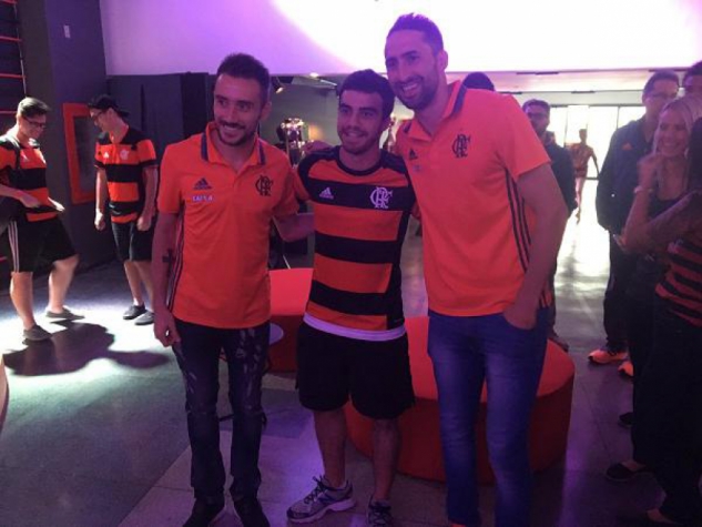 Donatti e Mancuello curtem tarde com torcedores, mas veem Argentina ser eliminada