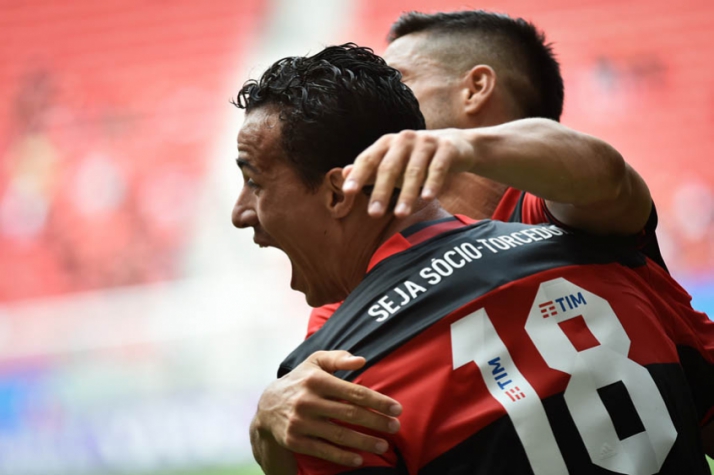 Leandro Damião marcou o gol 12 mil da história do Flamengo
