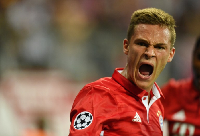 O meia Joshua Kimmich anotou dois na goleada do Bayern de Munique por 5 a 0