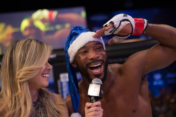 William Patolino nocauteou Bojan e comemorou a vitória no Fight 2 Night com a torcida