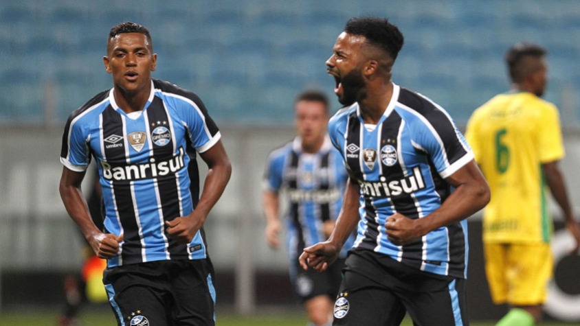 Fernandinho alerta para o poder ofensivo do Iquique
