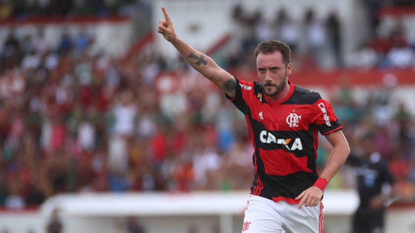 Sem peruanos e Diego, Mancuello exalta força do elenco rubro-negro