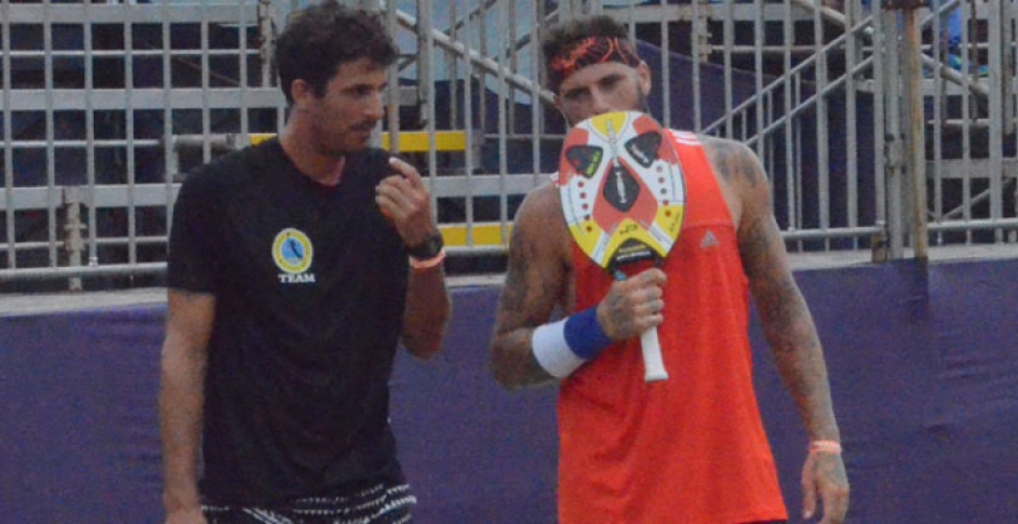 Raffael Agulha (vermelho) e Kuteer Volmer