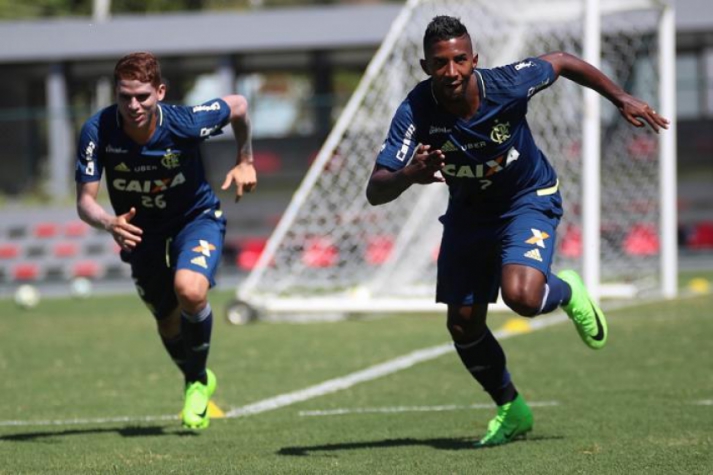 Se firmando como titular, Rodinei não quer ser poupado no Flamengo