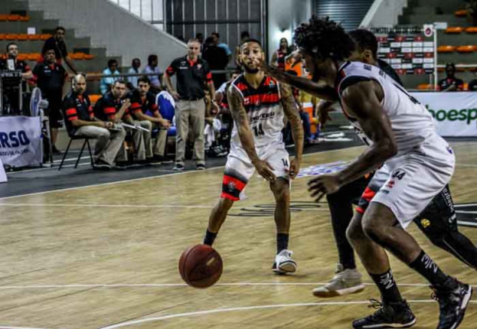 NBB CAIXA - Com virada incrível, Vitória abre 2 a 0 contra Campo Mourão
