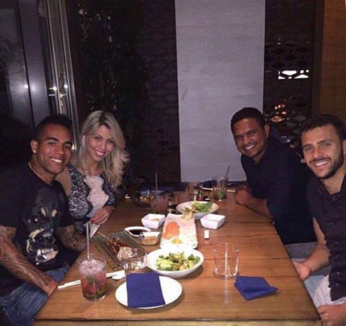 Os atacantes Junior Moraes e Alex Teixeira