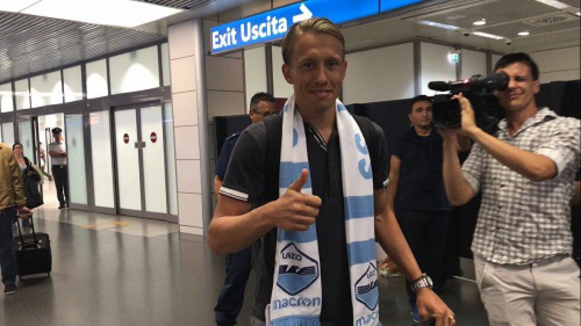 Grêmio oficializa oferta por Lucas Leiva durante reunião virtual