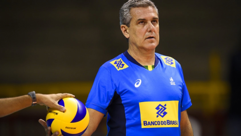 José Roberto Guimarães espera jogo duro