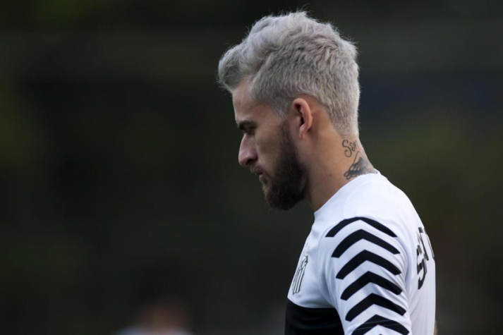 Sa&Atilde;&shy;da conturbada e provoca&Atilde;&sect;&Atilde;&micro;es ao Santos: relembre a passagem de Lucas Lima  no clube | LANCE!