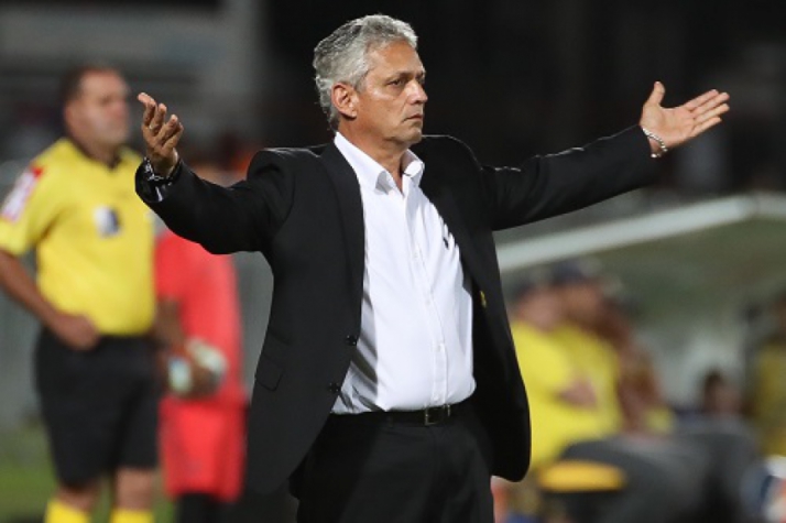 Com Everton sendo dúvida, Rueda analisa possíveis substitutos