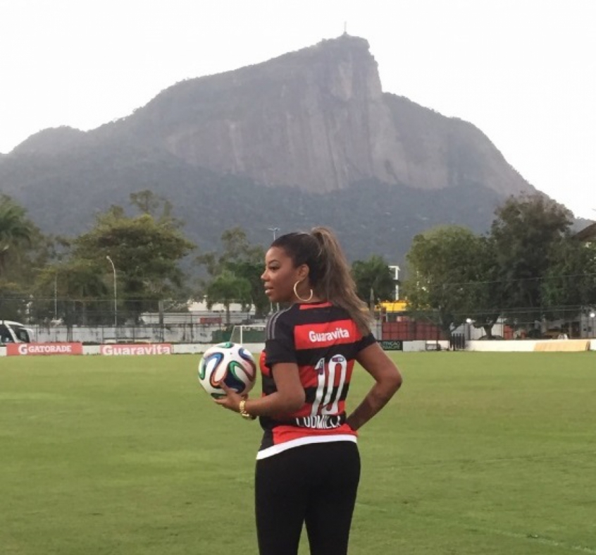 Ludmilla lança música em homenagem ao Flamengo