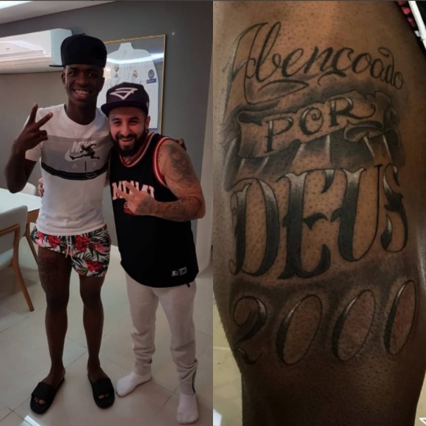 Vinícius Jr faz primeira tatuagem Abençoado por Deus