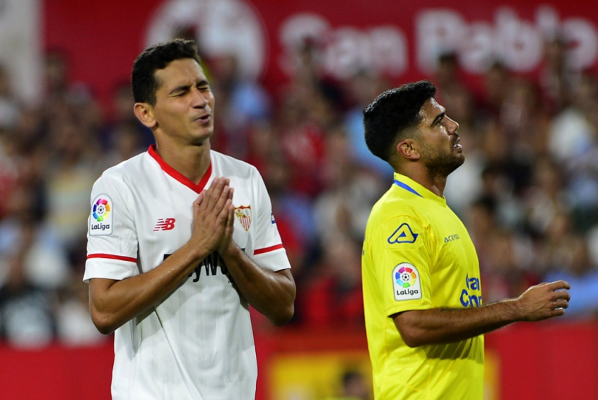 Ganso - Ficou no banco na derrota do Sevila para o Athletic Bilbao por 1 a 0.